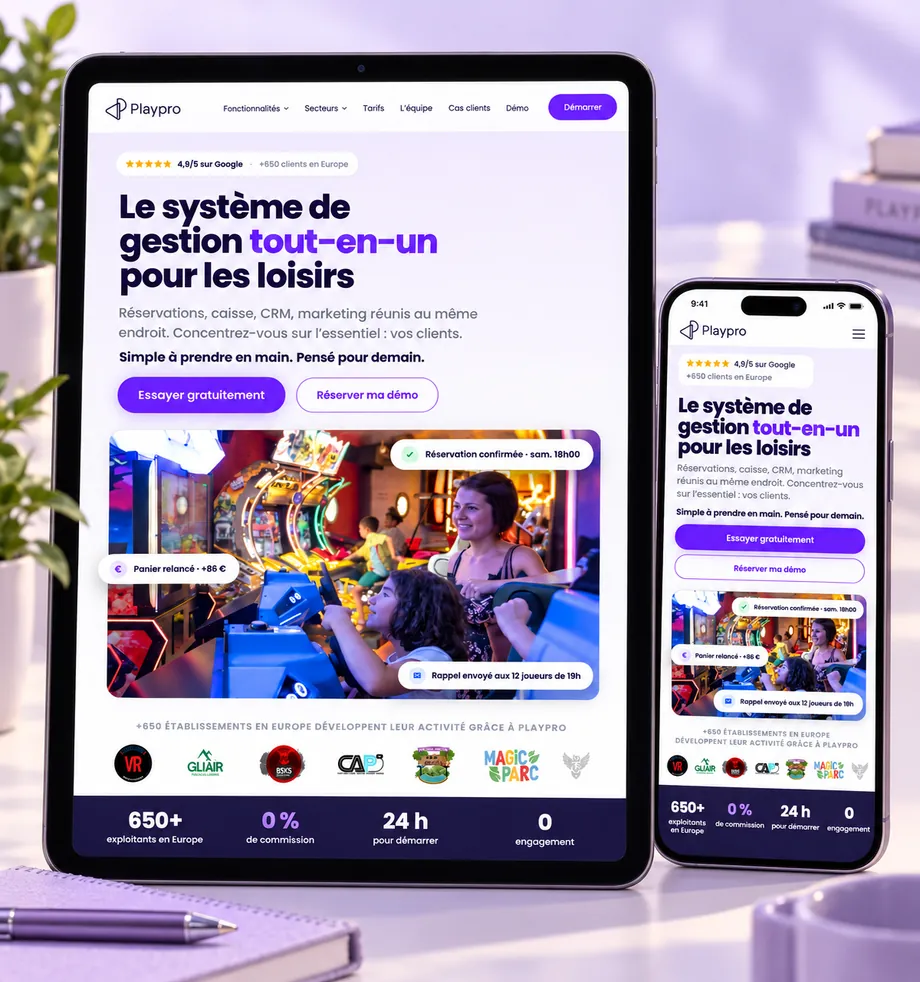 Maquette de l'accueil de PlayPro sur tablette et sur smartphone : titre, boutons « Essayer gratuitement » et « Réserver ma démo », photo d'une salle d'arcade avec trois notifications, bandeau « 650+ établissements en Europe »
